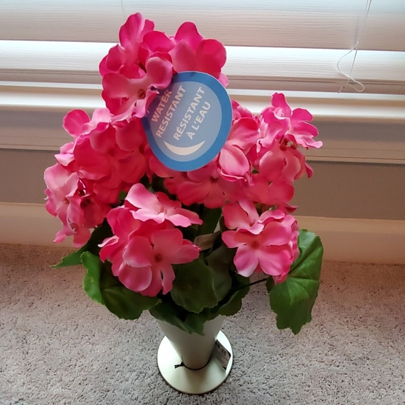 NWT FAUX FLOWER BOUQUETS